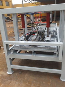 鐵皮電動(dòng)壓邊機(jī) 高效加工與清苑縣鑫業(yè)模具加工廠的高清實(shí)拍解析